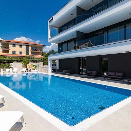 Luxury Apartments Magali 1 روفينج المظهر الخارجي الصورة