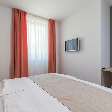 Luxury Apartments Magali 1 روفينج المظهر الخارجي الصورة