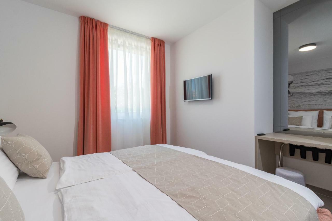 Luxury Apartments Magali 1 روفينج المظهر الخارجي الصورة