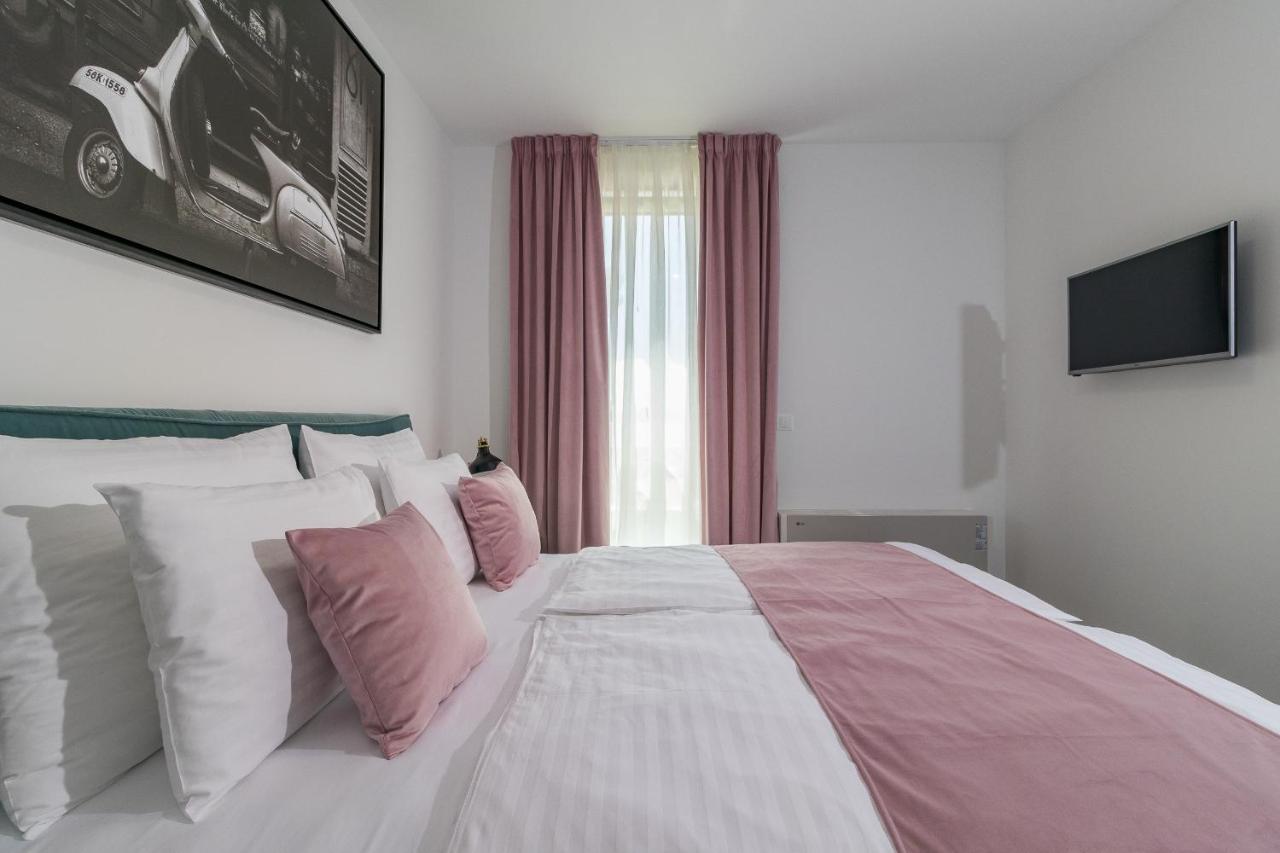 Luxury Apartments Magali 1 روفينج المظهر الخارجي الصورة