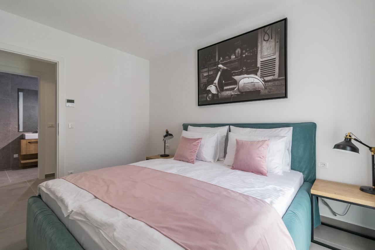 Luxury Apartments Magali 1 روفينج المظهر الخارجي الصورة